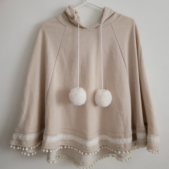 LIZ LISA Poncho Hoodie - Picture 2 of 5